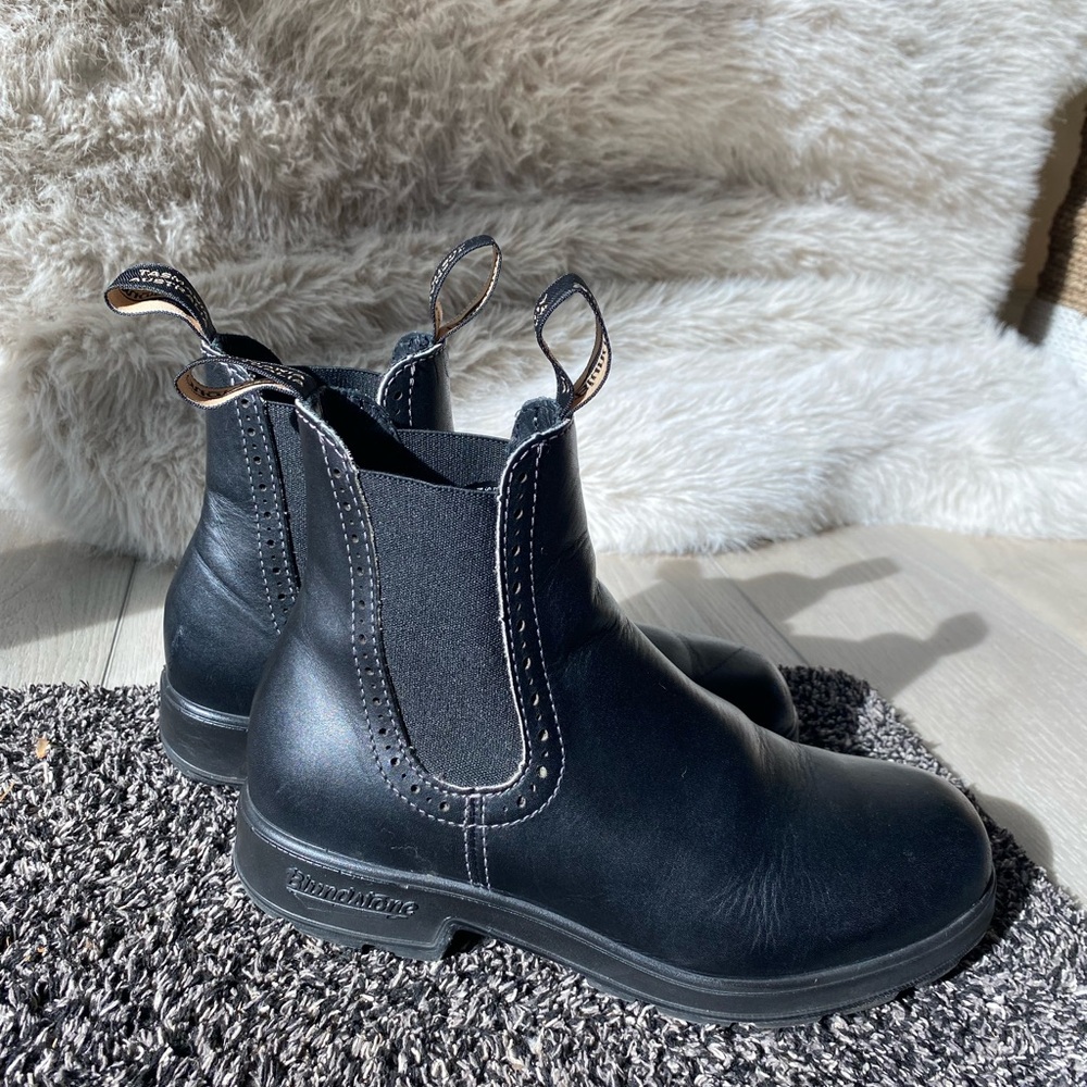 Blundstone Black Leather Chelsea Boots